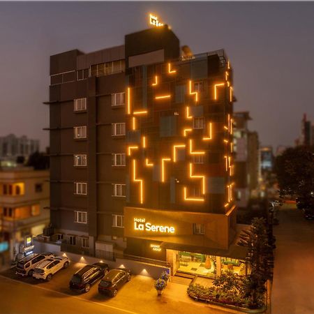 La Serene Hyderabad Exteriör bild