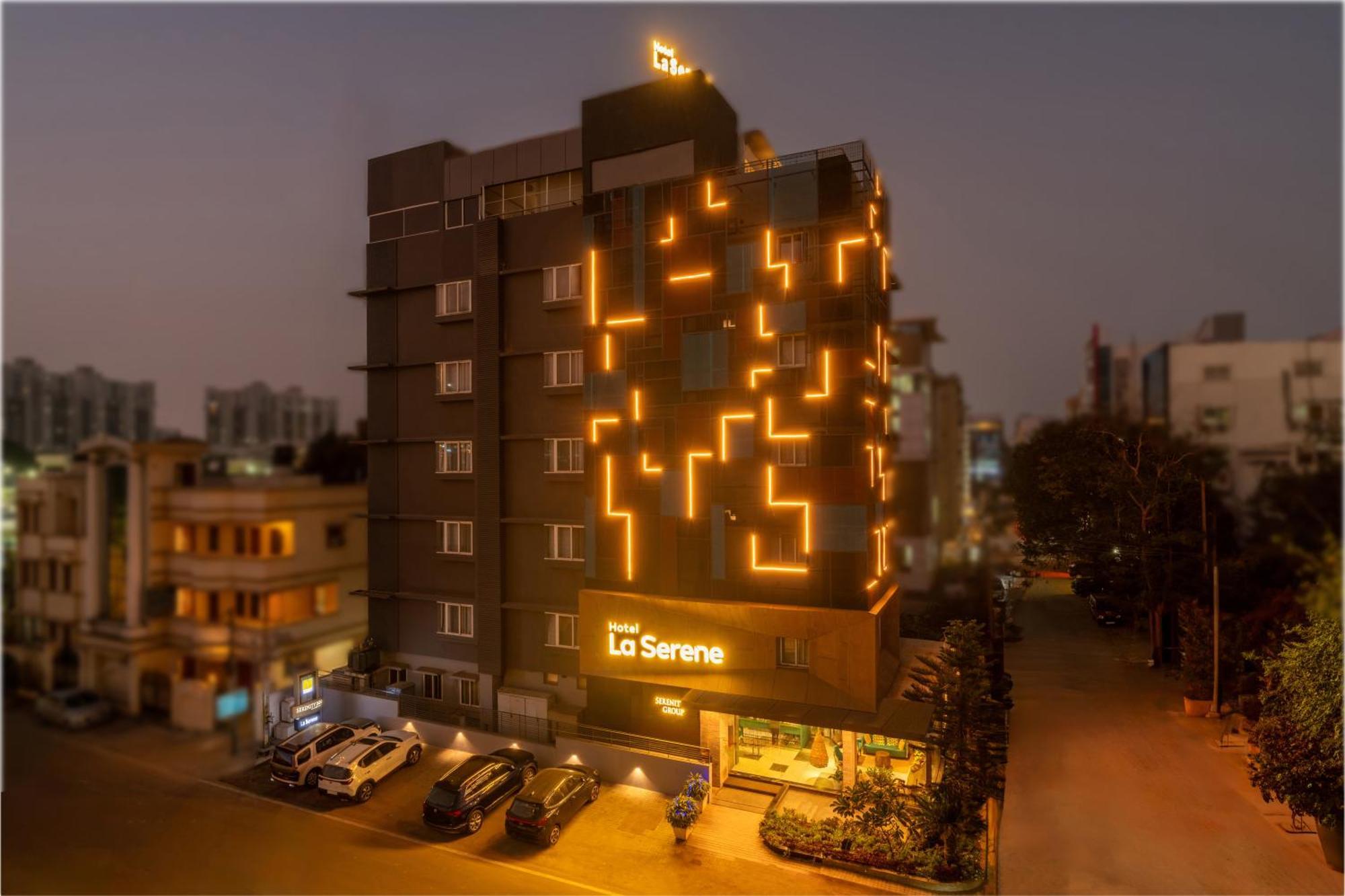 La Serene Hyderabad Exteriör bild