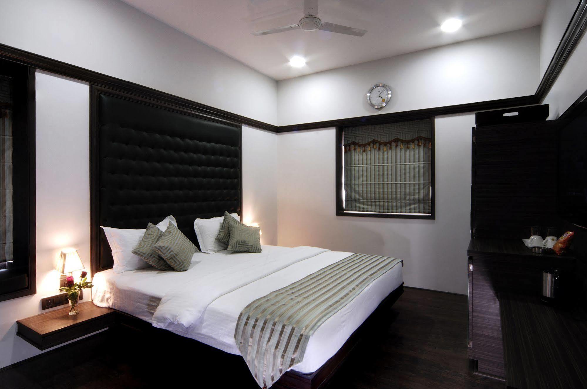 La Serene Hyderabad Exteriör bild