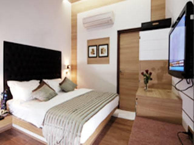 La Serene Hyderabad Exteriör bild